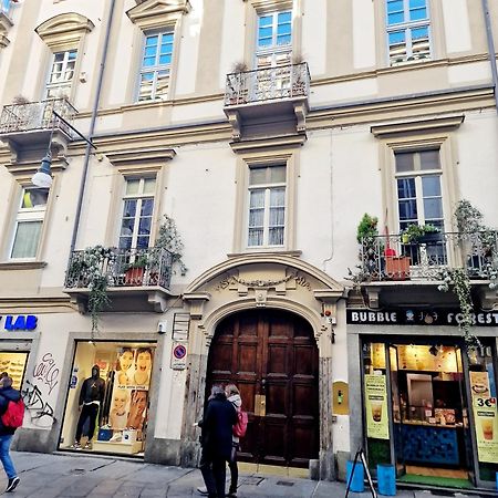 Elegante Appartamento In Centro. Torino Exterior foto